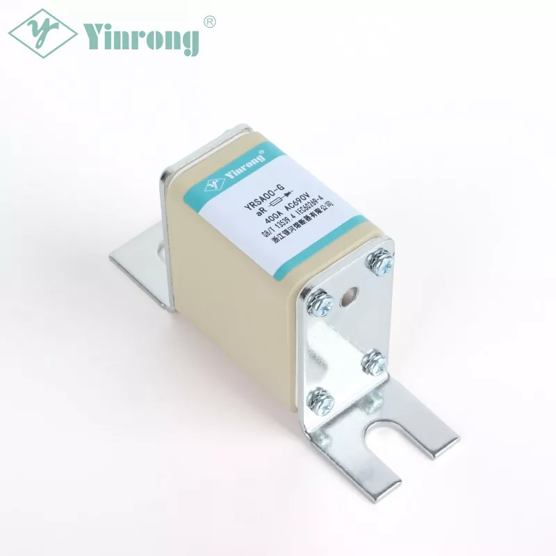 690-V-DIN-Blade-Schnellsicherung mit quadratischem Gehäuse